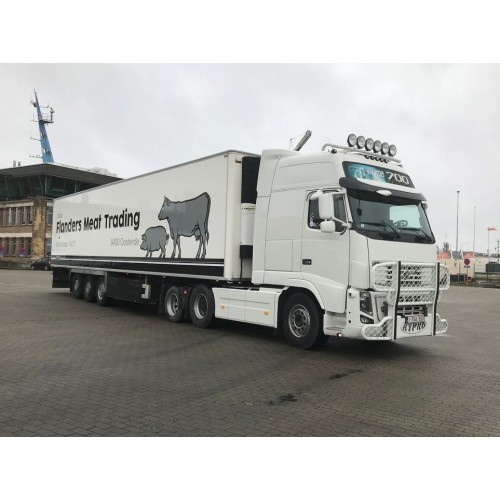 WSI 01-2823 Volvo FH03 Globetrotter XXL Flanders Meat Trading FMT